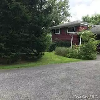3 Lori St, Poughkeepsie, NY 12603 photo 1