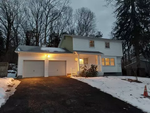 72 Stuart Drivepoug, Poughkeepsie, NY 12603 photo 1