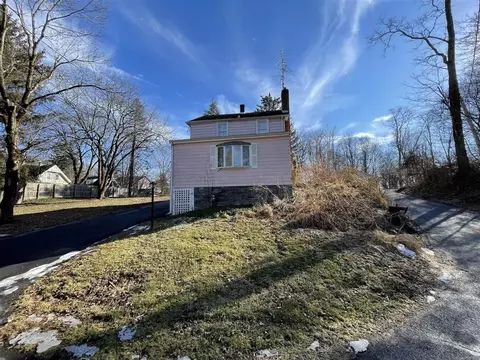 18 Spring St, Poughkeepsie, NY 12603 photo 1