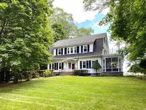 29 Ferris Ln, Poughkeepsie, NY 12601 photo 1