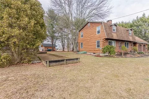 59 Pitcher Ln, Red Hook, NY 12571