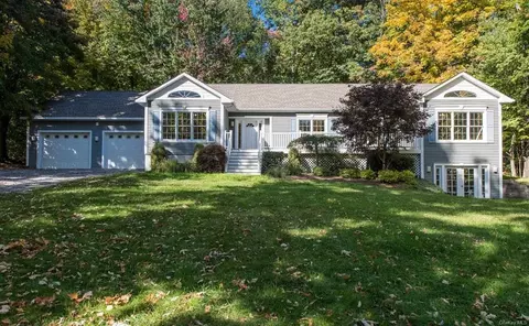 38 Blue Echo Rd, Red Hook, NY 12571 photo 1