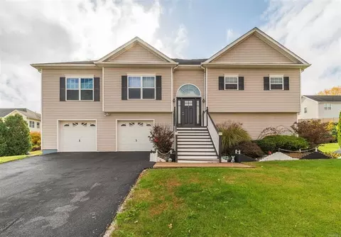 9 Carmella Rd, Lloyd, NY 12528