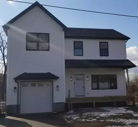 130 Caroline Dr E, Wappinger, NY 12590