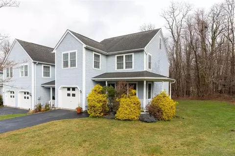 17 Windsor Ct, Poughkeepsie, NY 12603 photo 1