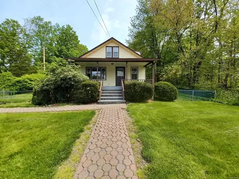 1268 Route 9g Ave, Hyde Park, NY 12538
