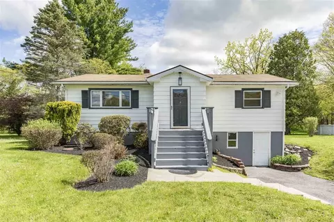54 Holt Rd, Hyde Park, NY 12538