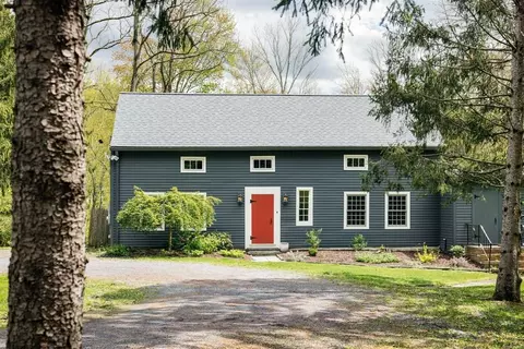 89 Benner Rd, Red Hook, NY 12571