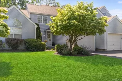 119 Turnberry Ct, Poughkeepsie, NY 12603