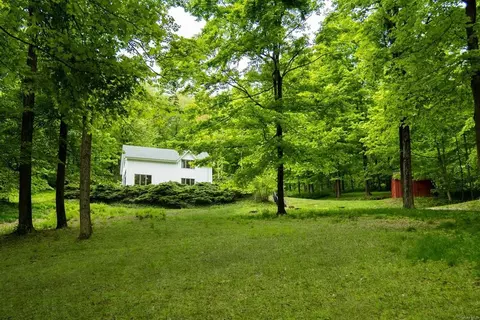 681 Smithfield Valley Rd, Amenia, NY 12501