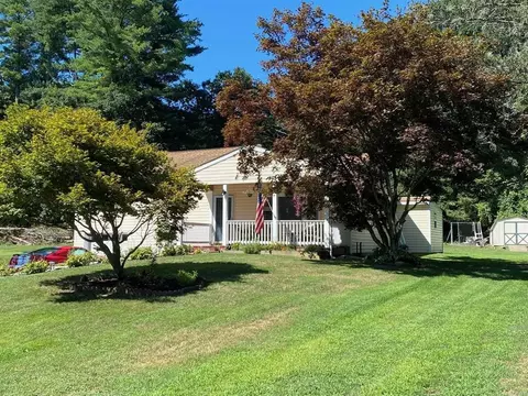 20 Morgan Cir, Hyde Park, NY 12538