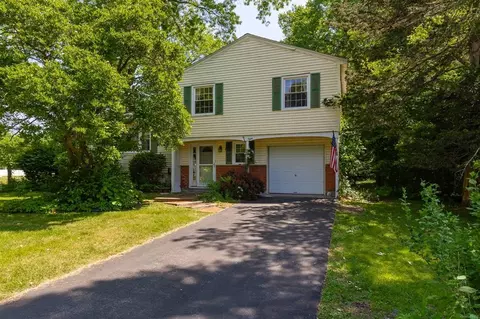 28 Lori St, Poughkeepsie, NY 12603