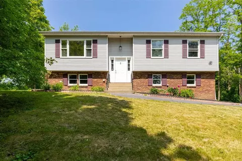 615 Van Wagner Rd, Poughkeepsie, NY 12603