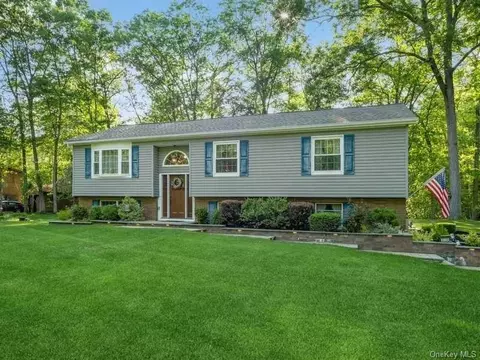 69 Hackensack Heights R, Wappingers Falls, NY 12590