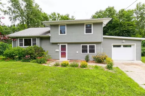 90 Cambridge Dr, Red Hook, NY 12571