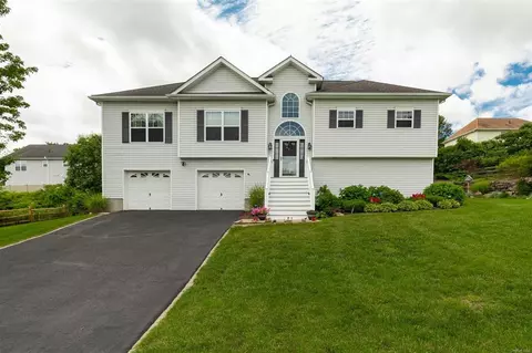 13 Carmella, Lloyd, NY 12528