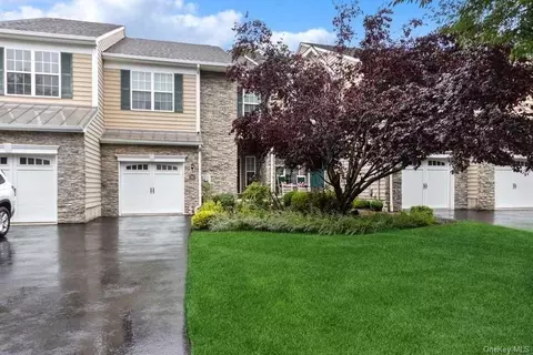 781 Huntington Dr, Fishkill, NY 12524