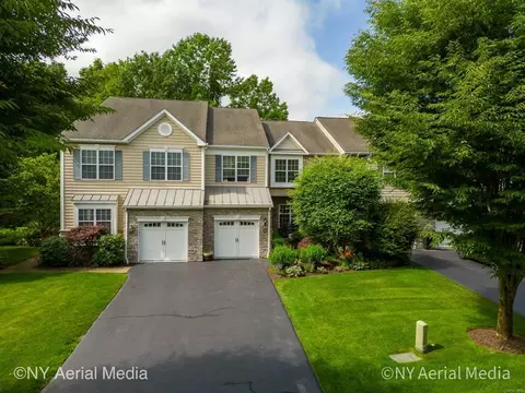 768 Huntington Dr, Fishkill, NY 12524