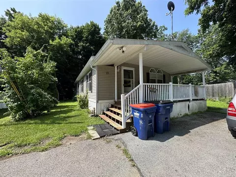 19 Colburn Dr, Red Hook, NY 12571