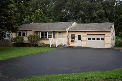 28 Widmer Rd, Wappinger, NY 12590