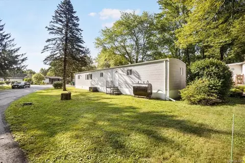 79 E Dorsey Ln, Poughkeepsie, NY 12601