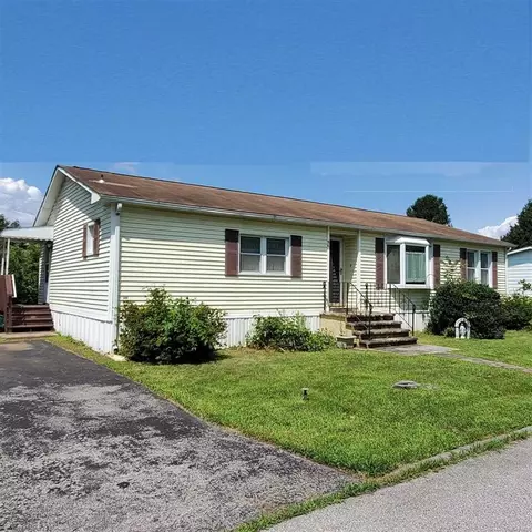56 Perry Rd, Hyde Park, NY 12538