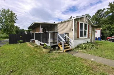 31 Parish #8, Lake Katrine, NY 12449