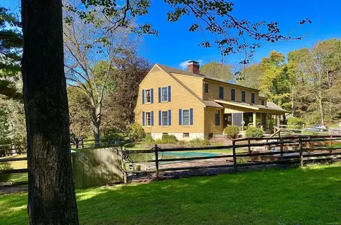 11 S Hinterlands, Rhinebeck, NY 12572