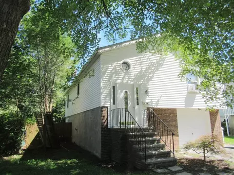 85 Lincoln Ave, Beacon, NY 12508