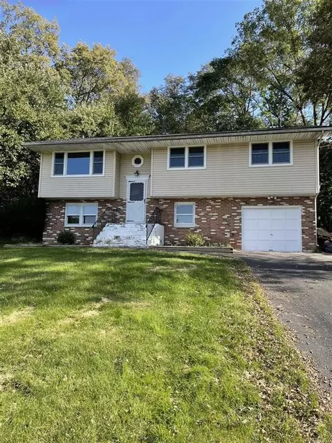 5 Cameron Ln, Wappinger, NY 12590