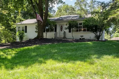 40 Colburn Dr, Poughkeepsie, NY 12603