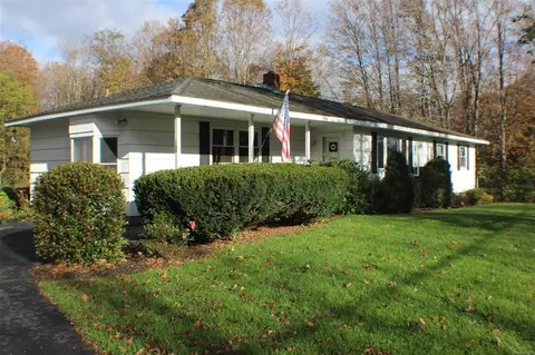 689 North Ave, Pleasant Valley, NY 12569