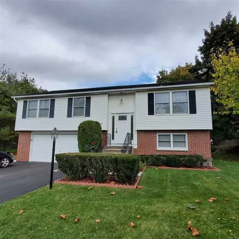 66 Sunset Ave, Poughkeepsie, NY 12601
