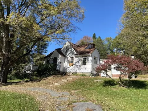33 Highland St, Millerton, NY 12546