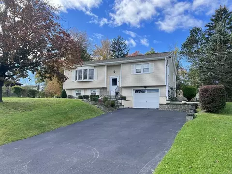 14 Carroll Dr, Wappinger, NY 12590