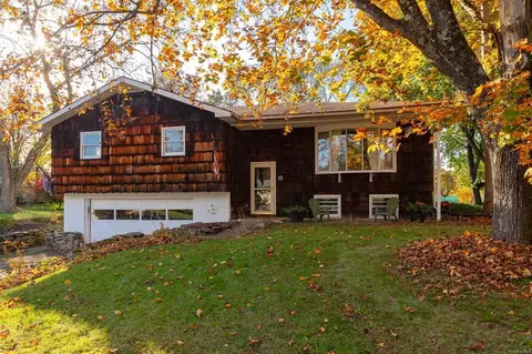 12 Long Meadow Dr, Staatsburg, NY 12580