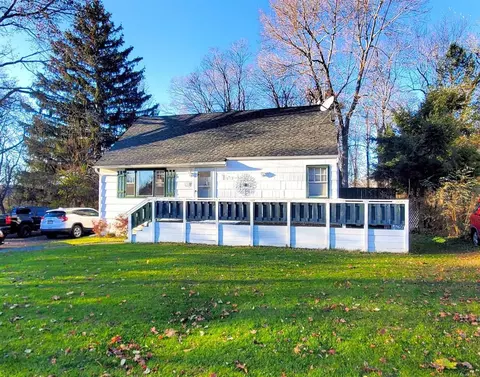 29 Sharon Dr, Poughkeepsie, NY 12603
