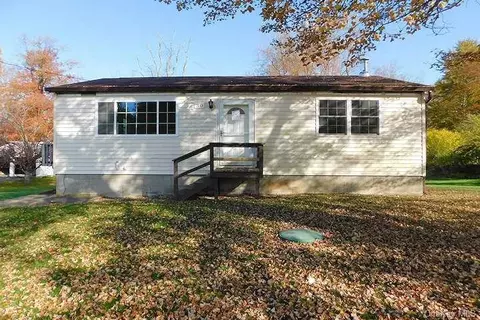 30 Burdick Rd, Patterson, NY 12563