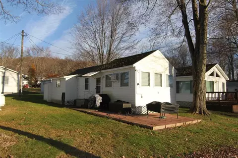 11 Gardenia Cir, Beekman, NY 12533