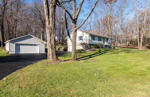 22 Trow Blvd, Red Hook, NY 12571