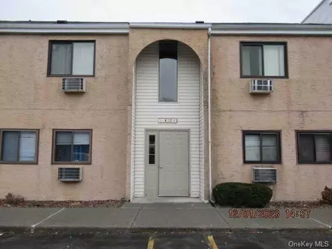 12 Scarborough Ln, Wappinger, NY 12590