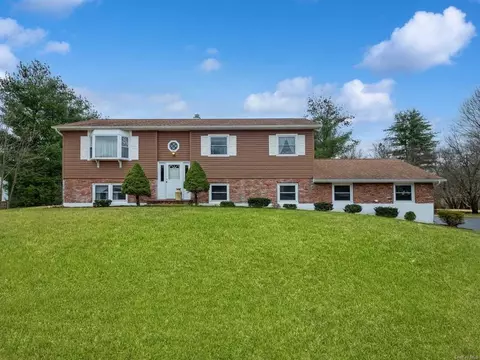 42 Tina Ln, East Fishkill, NY 12533