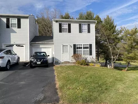 34 Aspen Ct, Fishkill, NY 12524