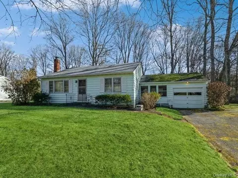 80 Sleight Plass Rd, La Grange, NY 12603