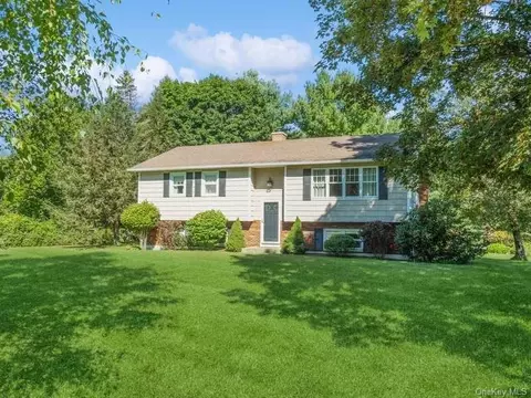 24 Cavelo Dr, Dover, NY 12594