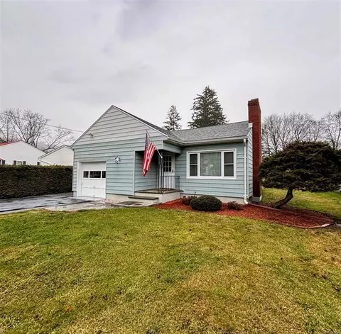 32 Thomas Ave, Poughkeepsie, NY 12603
