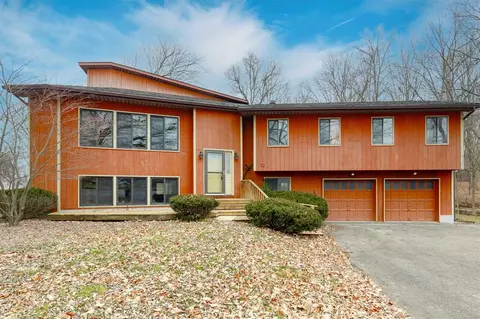 52 Lake Oniad Dr, Wappinger, NY 12590