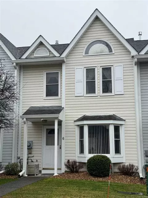 6 Mews Cpourt, Fishkill, NY 12524
