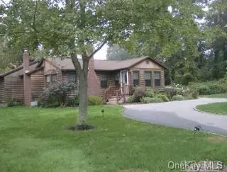 2 N William St, Brookhaven, NY 11772 photo 1