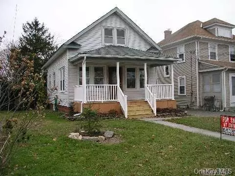 25 Jayne Ave, Patchogue, NY 11772 photo 1